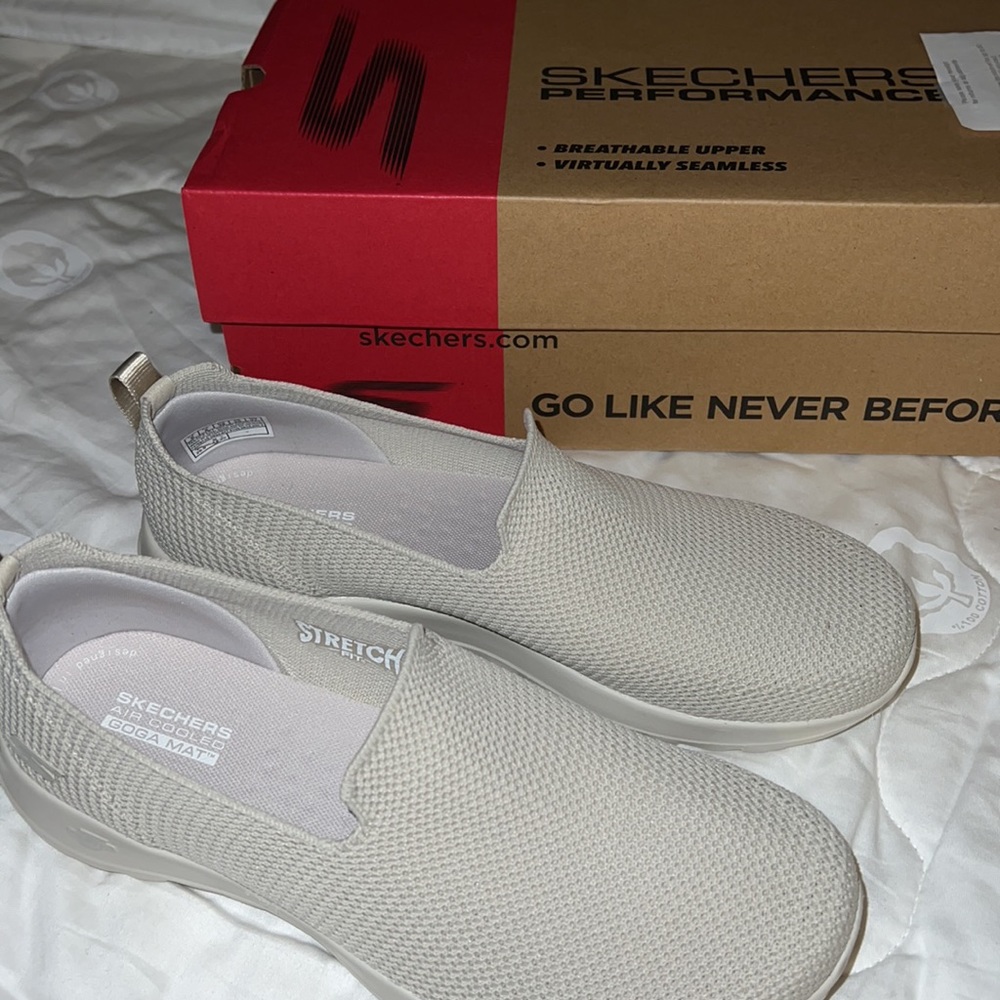 Skechers Performance SZ 8 Taupe Go Walk Joy shoes